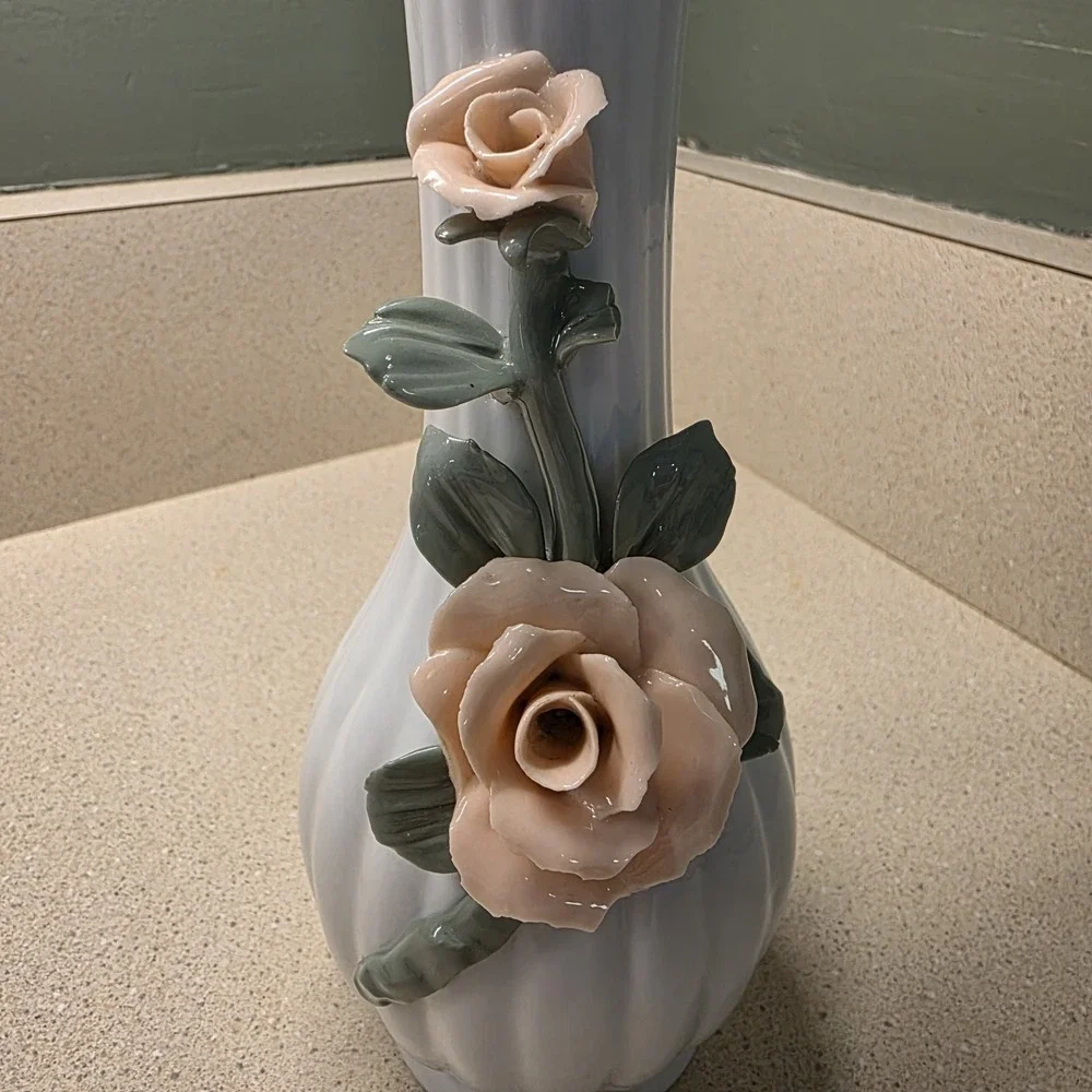 Vintage White  Porcelain Ribbed Bud‎ Vase -Raised Glossy Flowers 7.5